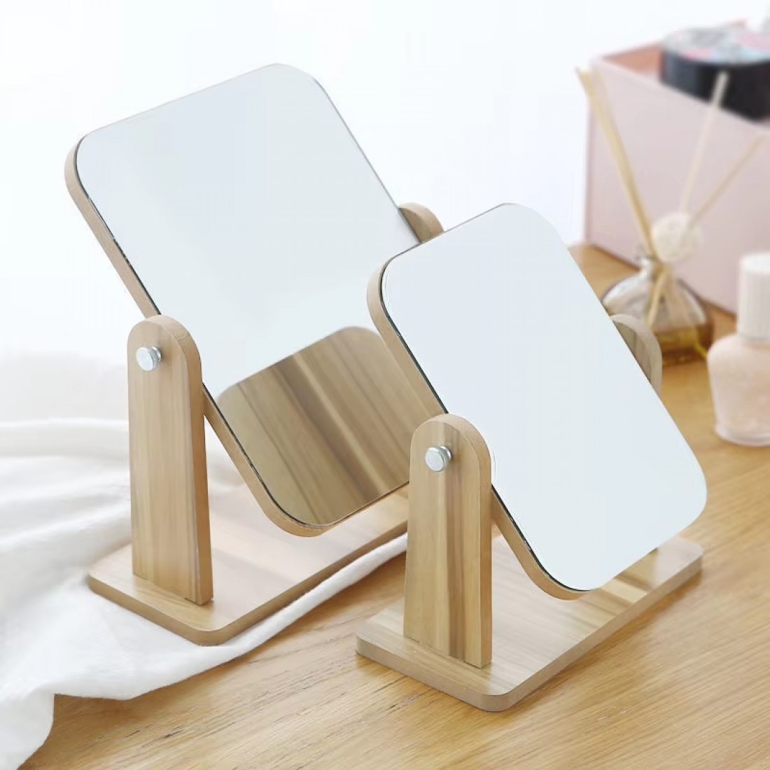 Minimalist Wooden Desk Mirror 360° Swivel Single-Sided Portable Foldable Makeup Mirror 简约木质桌面化妆镜可旋转